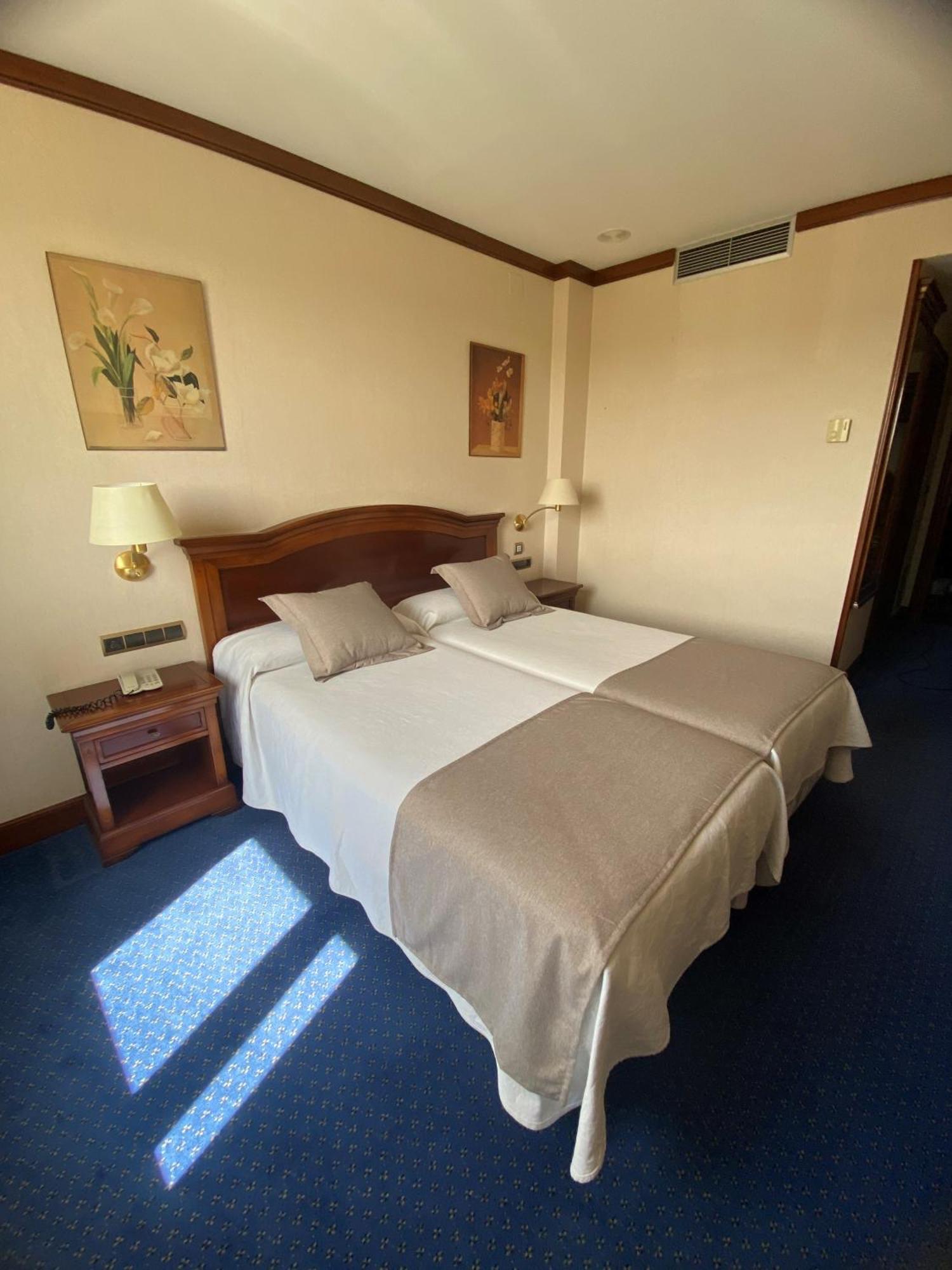 Hotel Villa De Almazán Esterno foto